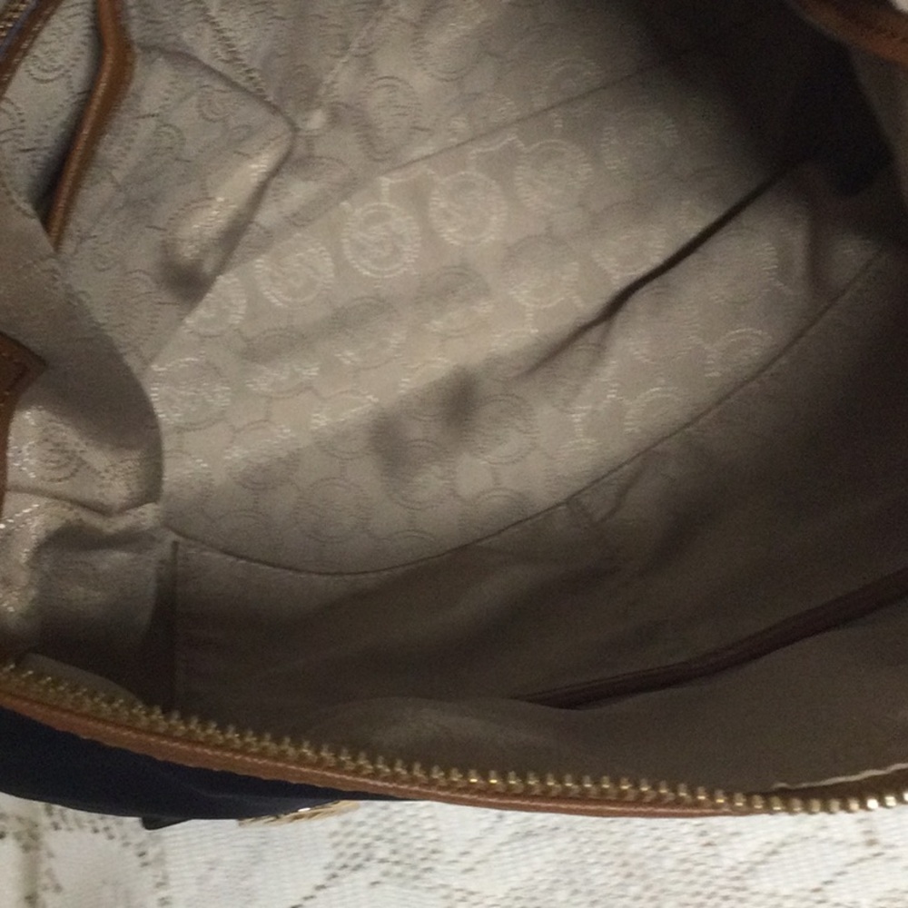 Michael Kors  rain proof purse . - Picture 8 of 8